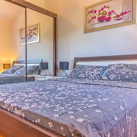 Luxury Penthouse Kate Split