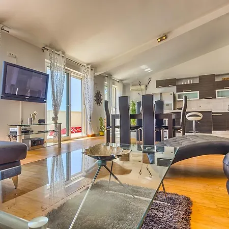 Luxury Penthouse Kate *
