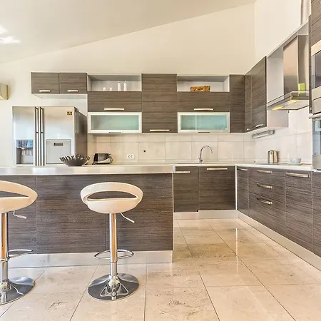 Luxury Penthouse Kate Apartment *